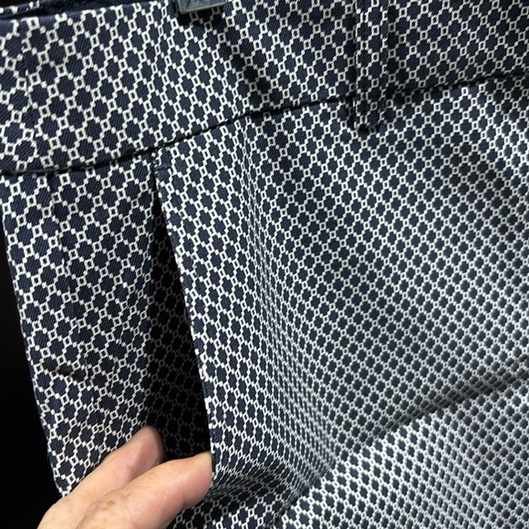 Adrienne Vittadini hip pocket, belt loop zip fly, navy blue pattern shorts - Picture 2 of 10